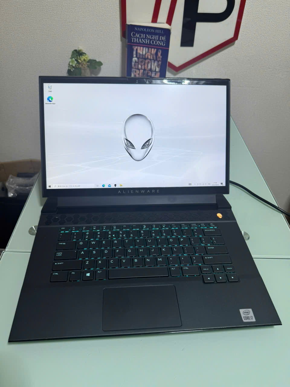 Alienware m15R3 (Phím US) / i7-10750H (up to 5.0Ghz | 6 nhân 12 luồng) / RAM 16GB/ SSD 1TB / RTX2070 / 15.6 inch FHD IPS 144Hz (1920x1080)