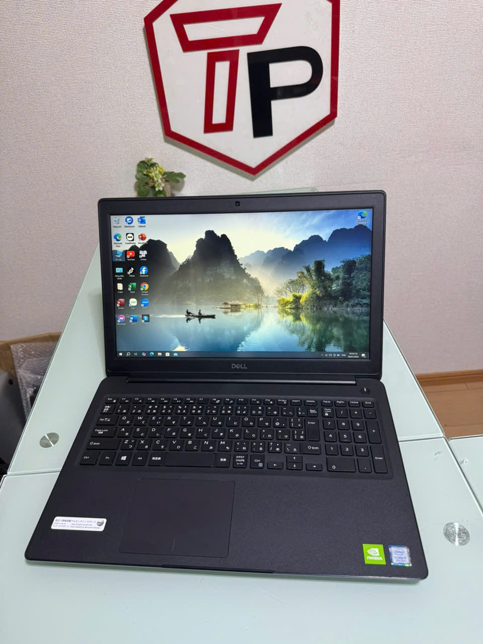 Dell Latitude 3500 / i7-8565U (up to 4.60Ghz | 4 nhân 8 luồng) / RAM 32GB / SSD 256GB /NVIDIA MX130 2GB/ 15.6 inch FHD(1920x1080)