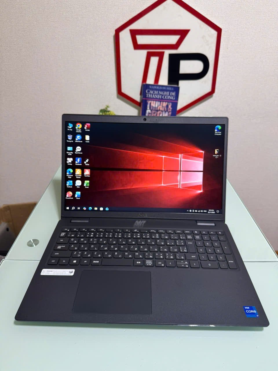 Dell Latitude 3520 / i7-1165G7 (up to 4.7Ghz | 4 nhân 8 luồng) / RAM 16GB / SSD 512GB / 15.6 inch HD (1366x768)