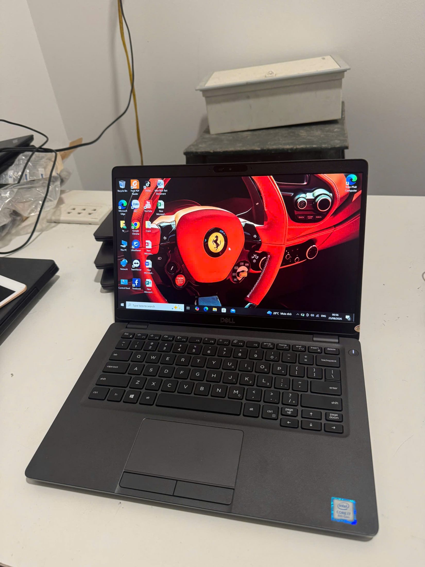 Dell Latitude 5300 / i7-8665U (up to 4.80Ghz | 4 nhân 8 luồng) / RAM 8GB / SSD 256GB /13.3 inch FHD IPS (1920x1080)