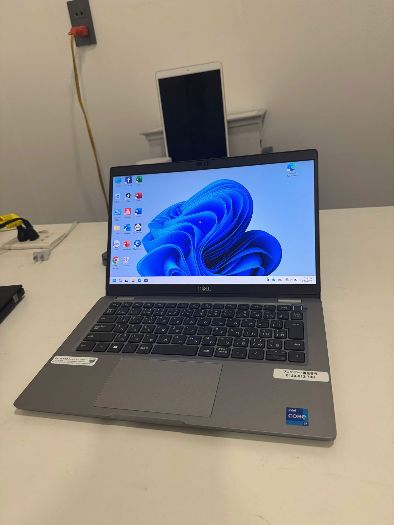 Dell Latitude 5320 / i7-1185G7 (up to 4.80Ghz | 4 nhân 8 luồng) / RAM 16GB / SSD 256GB / 13.3 inch FHD IPS (1920x1080)