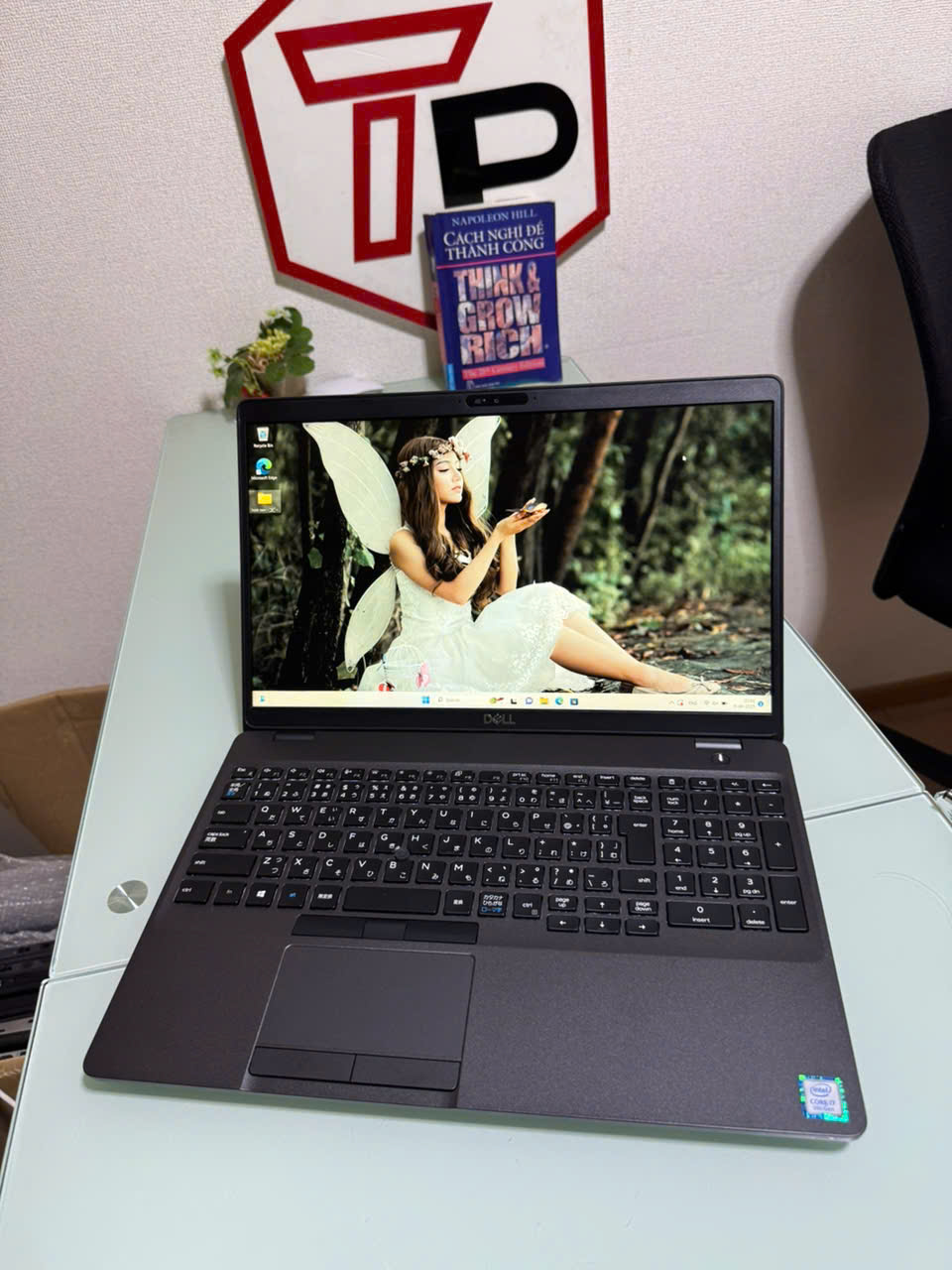 Dell Latitude 5501 / Core i7-9850H (up to 4.6Ghz | 6 nhân 12 luồng) / RAM 16GB / SSD 512GB / NVIDIA MX150 / 15.6 inch FHD IPS(1920x1080)