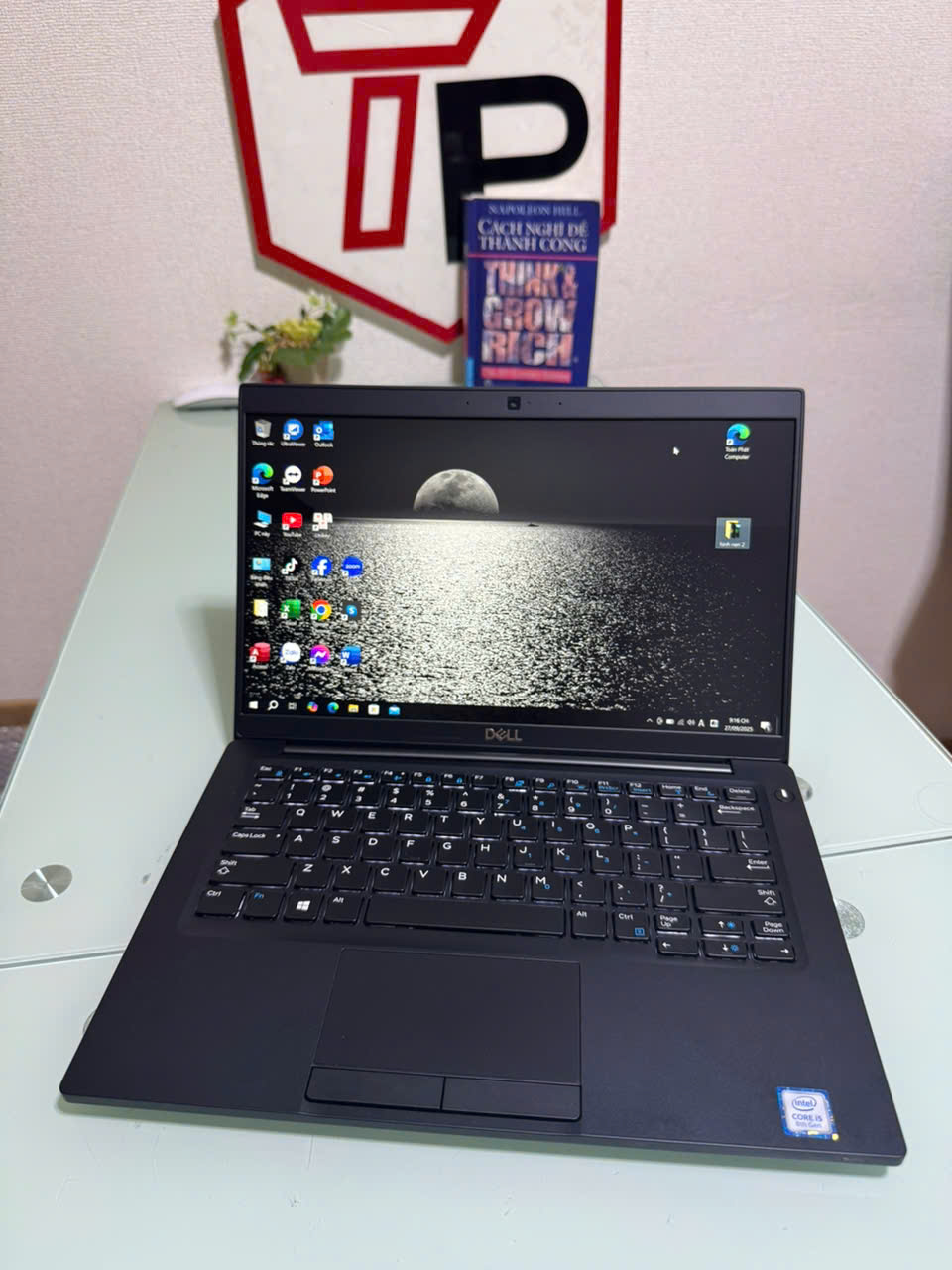 Dell Latitude 7390 /  i5-8350U (up to 3.60Ghz | 4 nhân 8 luồng) / RAM 16GB / SSD 256GB / 13.3 inch FHD IPS (1920x1080)