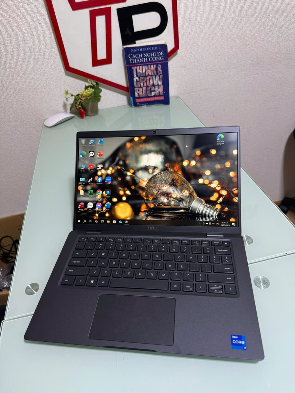 Dell Latitude 7420 (Phím US) / Core i7-1185G7 (up to 4.80Ghz | 4 nhân 8 luồng) / RAM 16GB / SSD 256GB / 14 inch FHD IPS (1920x1080)