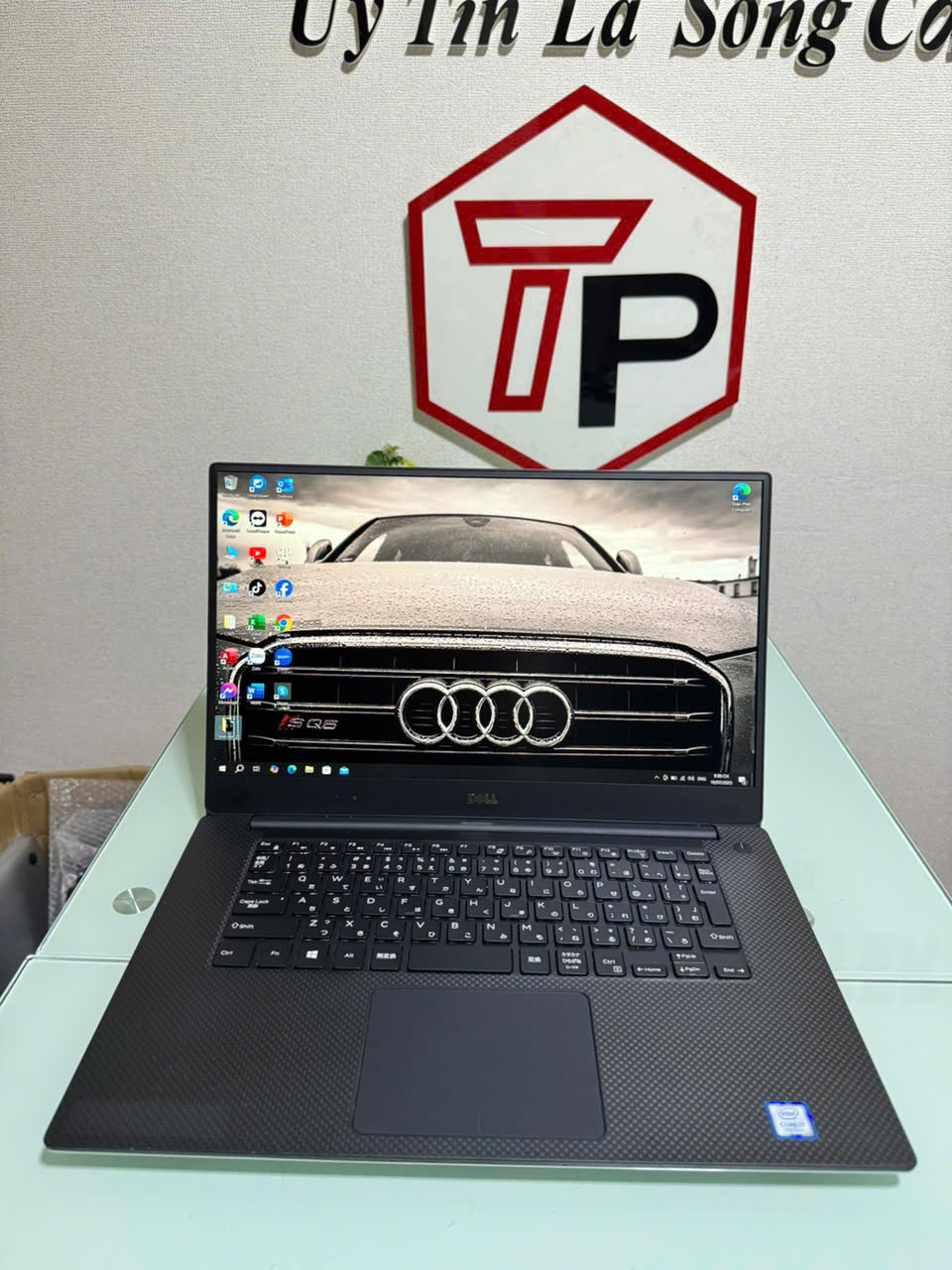 Dell Precision 5520 / Core i7-7820HQ (up to 3.90Ghz | 4 nhân 8 luồng) / RAM 16GB / SSD 512GB / NVIDIA Quadro M1200 /15.6 inch FHD IPS(1920x1080)