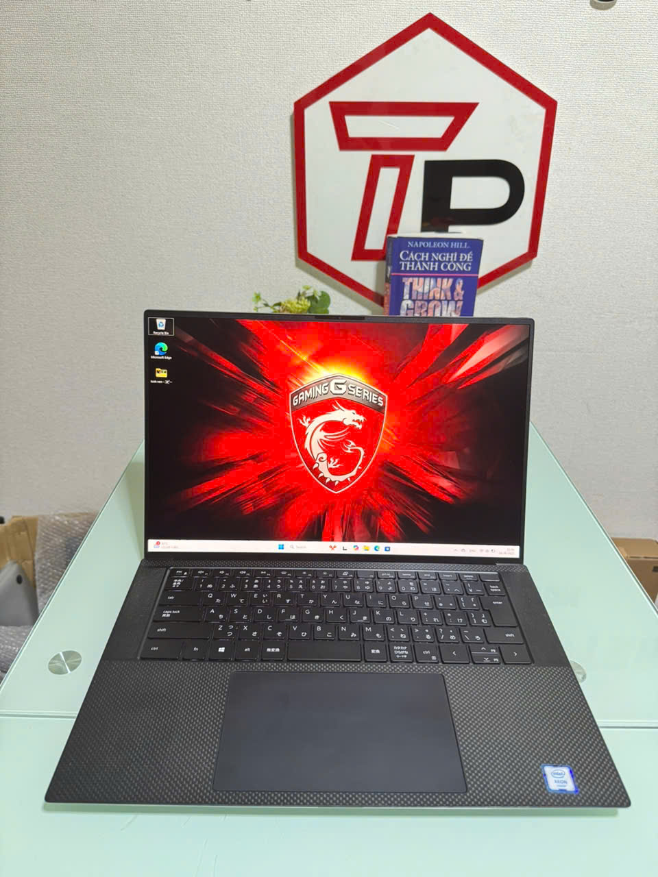 Dell Precision 5550 / Xeon W-10855M (up to 5.0Ghz | 6 nhân 12 luồng) / RAM 32GB / SSD 512GB /Quadro T2000 Max Q / 15.6 inch FHD+ IPS(1920x1200)