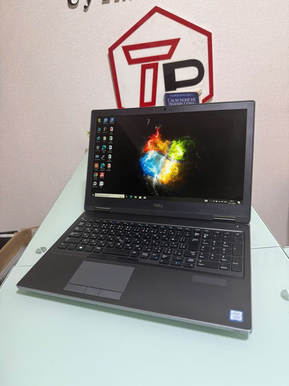 Dell Precision 7540 / i7-9750H (up to 4.5Ghz | 6 nhân 12 luồng) / RAM 16GB / SSD 512GB / Quadro RTX 3000/ 15.6 inch 4k IPS (3840x2160)