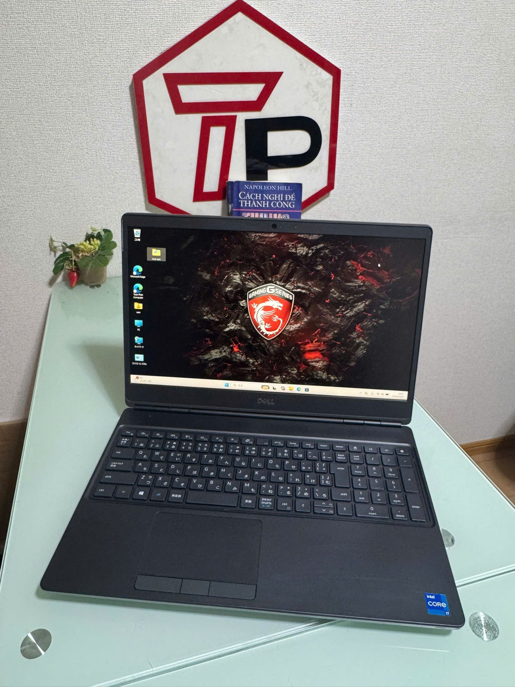 Dell Precision 7560 / i7-11800H (up to 4.60Ghz | 8 nhân 16 luồng) / RAM 32GB / SSD 1TB / NVIDIA T1200 4GB / 15.6 inch FHD IPS(1920x1080)