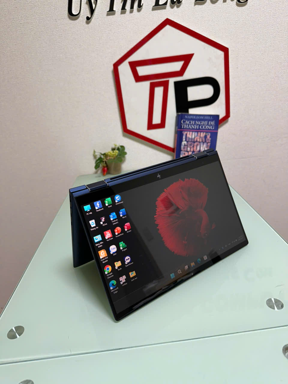 HP Elite Dragonfly G2 /  i7-1165G7 (up to 4.7Ghz | 4 nhân 8 luồng) / RAM 16GB / SSD 512GB / 13.3 inch FHD IPS cảm ứng gập 360 độ