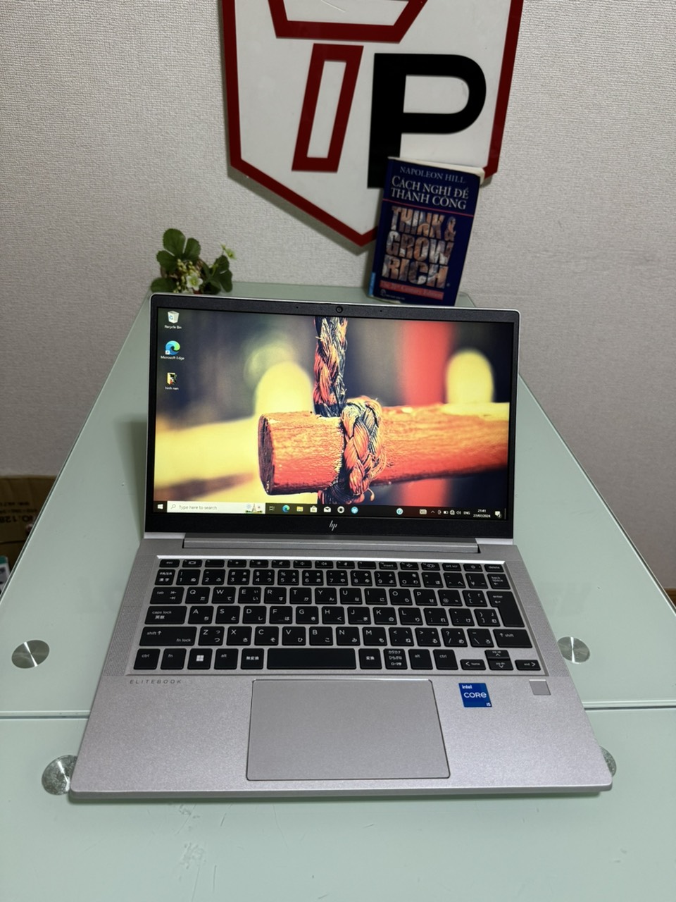 HP EliteBook 630G9 / Core i5-1235U (up to 4.40Ghz | 10 nhân 12 luồng) / RAM 16GB/ SSD 256GB/ 13.3 inch FHD IPS (1920x1080)