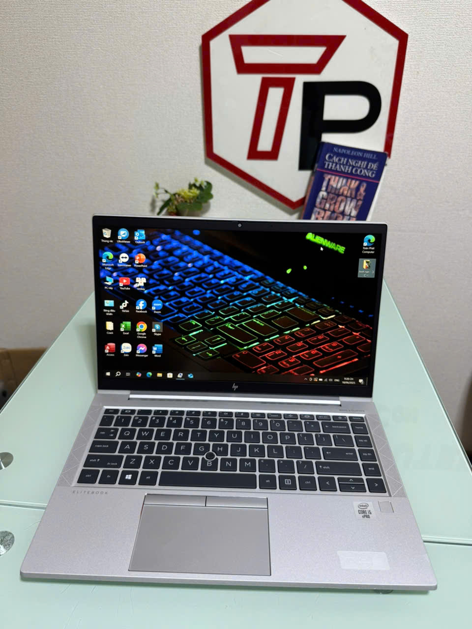 HP EliteBook 840G7 (Phím US) / i5-10310U (up to 4.40Ghz | 4 nhân 8 luồng) / RAM 8GB / SSD 256GB / 14 inch FHD IPS (1920x1080)