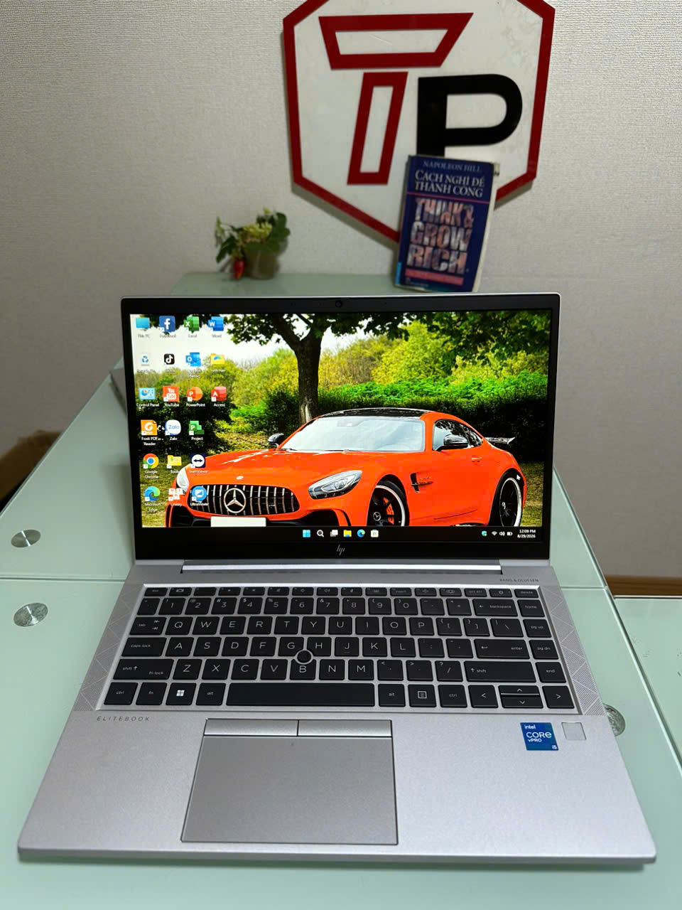HP Elitebook 840G8 (Phím US) / i5-1145G7 (up to 4.40Ghz | 4 nhân 8 luồng) / RAM 8GB / SSD 256GB / 14 inch FHD IPS(1920x1080) 