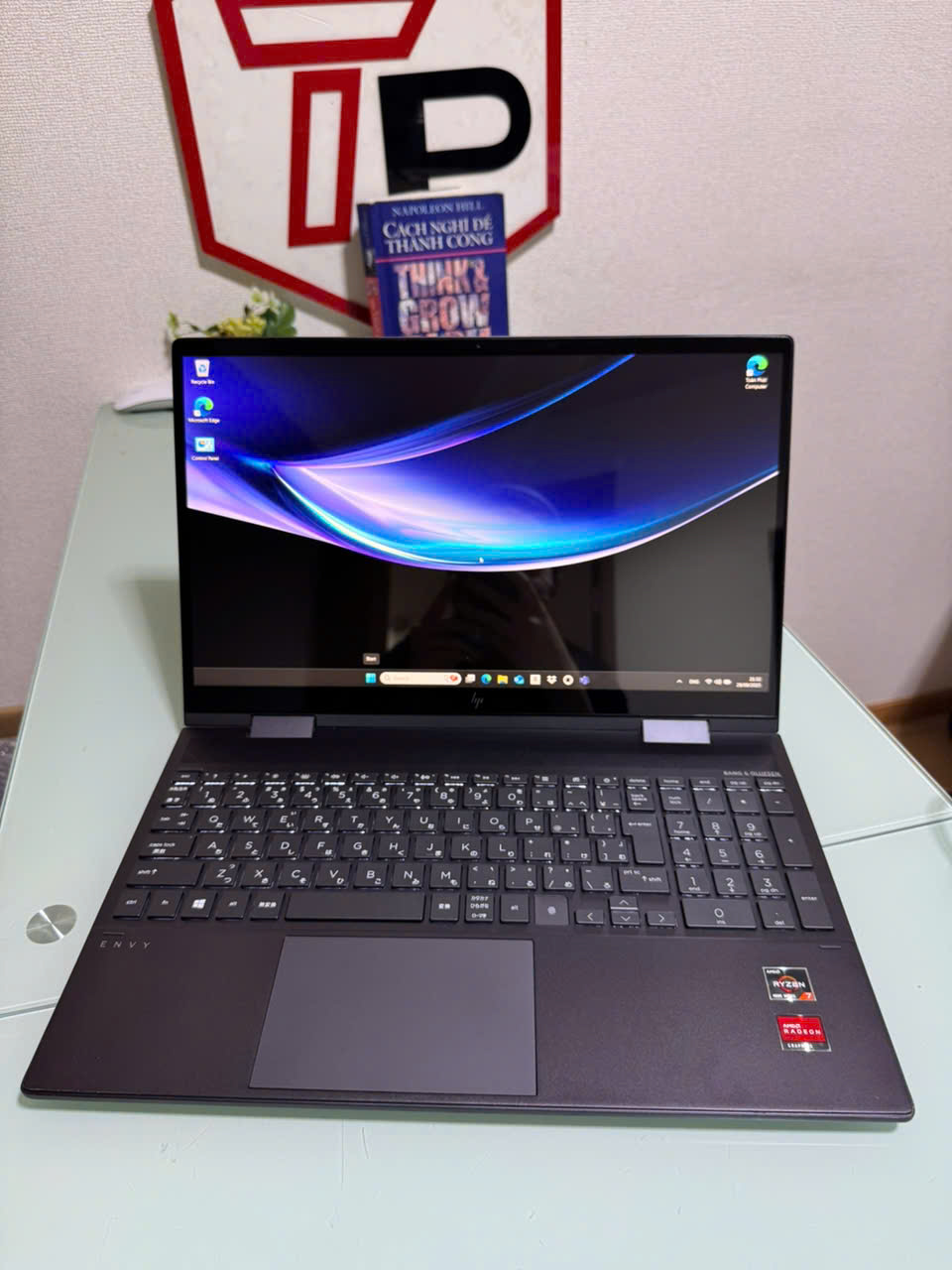 HP Envy X360 Convertible 15 / AMD Ryzen 7 4700U (up to 4.1Ghz | 8 nhân 8 luồng) / RAM 16GB / SSD 512GB / 15.6 inch FHD IPS cảm ứng 360 độ (1920x1080)