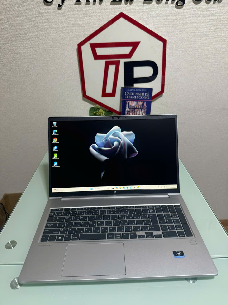 HP Probook 455G9 (2022) / AMD Ryzen 5 5625U (up to 4.3Ghz | 6 nhân 12 luồng) / RAM 16GB/ SSD 512GB/ 15.6 inch FHD IPS (1920x1080)