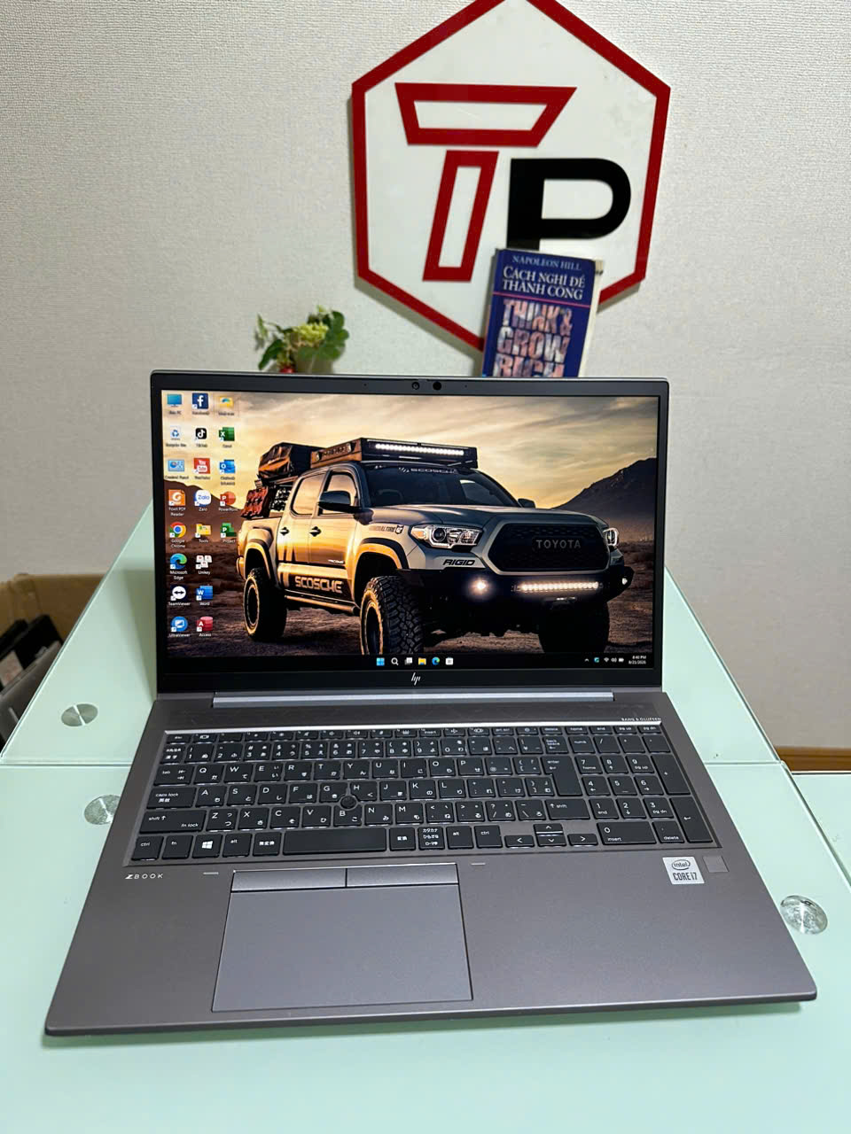 HP ZBook Firefly 15G7/ Core i7-10510U (up to 4.90Ghz | 4 nhân 8 luồng) / RAM 16GB / SSD 512 GB / Quadro P520/ 15.6 inch FHD IPS (1920x1080)