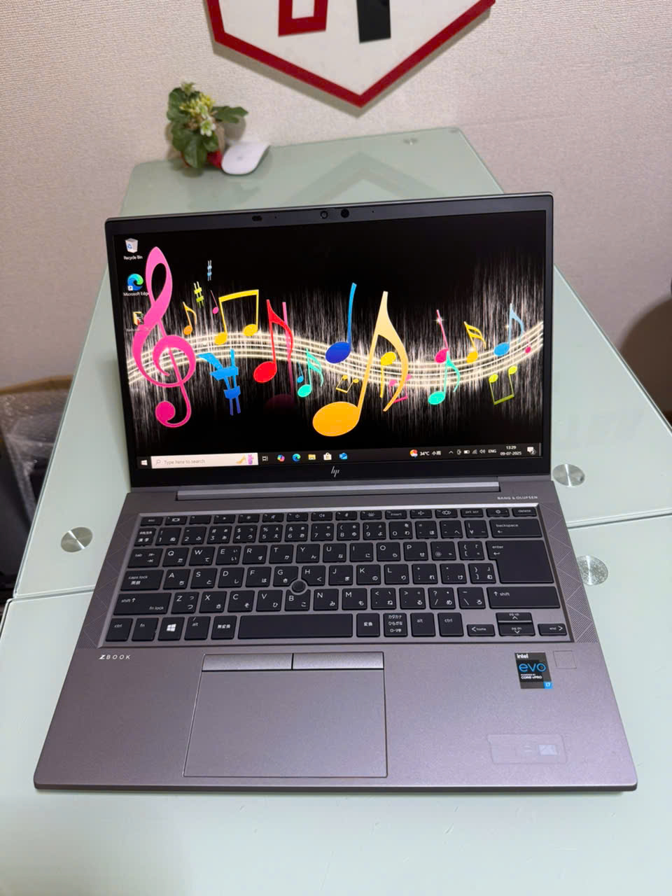 HP ZBook Firefly 14G8/ i7-1185G7 (up to 4.8Ghz | 4 nhân 8 luồng) / RAM 32GB / SSD 1TB / NVIDIA T500 4GB/ 14 inch FHD IPS (1920x1080)