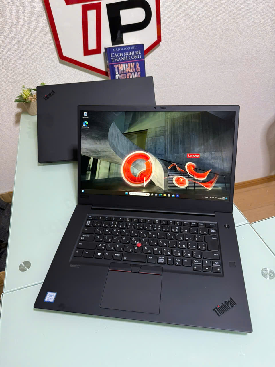 Lenovo Thinkpad P1 Gen 2 / Core i7-9750H (up to 4.5Ghz | 6 nhân 12 luồng) / RAM 16GB / SSD 512GB / Quadro T1000 / 15.6 inch FHD IPS(1920x1080)