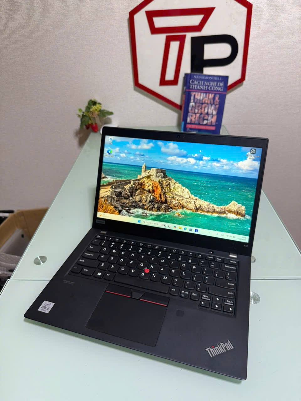 Lenovo Thinkpad X13 Gen 1 (Phím US) (xước nhẹ) / i5-10210U (up to 4.20Ghz | 4 nhân 8 luồng) / RAM 8GB / SSD 256GB / 13.3 inch FHD IPS (1920x1080)