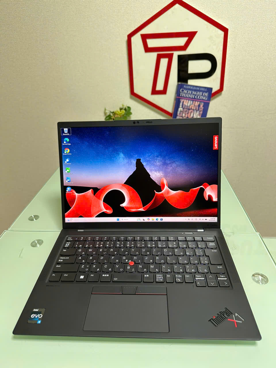 Lenovo Thinkpad X1 Carbon Gen 11 / i5-1335U (up to 4.60Ghz | 10 nhân 12 luồng) / RAM 16GB / SSD 256GB / 14 inch FHD+IPS (1920x1200)