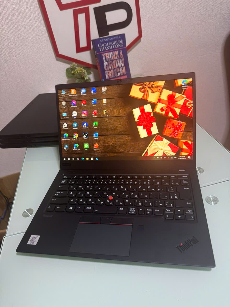 Lenovo Thinkpad X1 Carbon gen 8 / Core i7-10610U (up to 4.90Ghz | 4 nhân 8 luồng) / RAM 16GB / SSD 512GB / 14 inch FHD IPS cảm ứng (1920x1080)