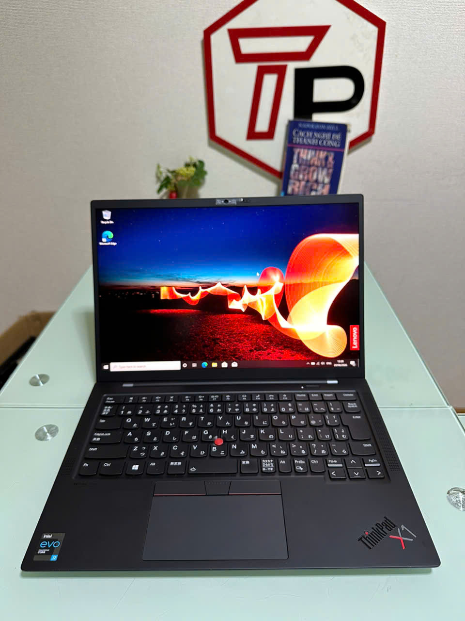 Lenovo Thinkpad X1 Carbon Gen 9 / i7-1165G7 (up to 4.7Ghz | 4 nhân 8 luồng) / RAM 16GB / SSD 512GB / 14 inch FHD+ IPS (1920x1200)