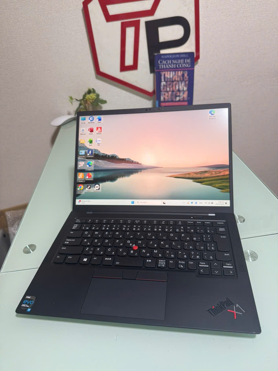 Lenovo Thinkpad X1 Carbon Gen 9 / i7-1185G7 (up to 4.80Ghz | 4 nhân 8 luồng) / RAM 16GB / SSD 256GB / 14 inch FHD+ IPS cảm ứng (1920x1200)