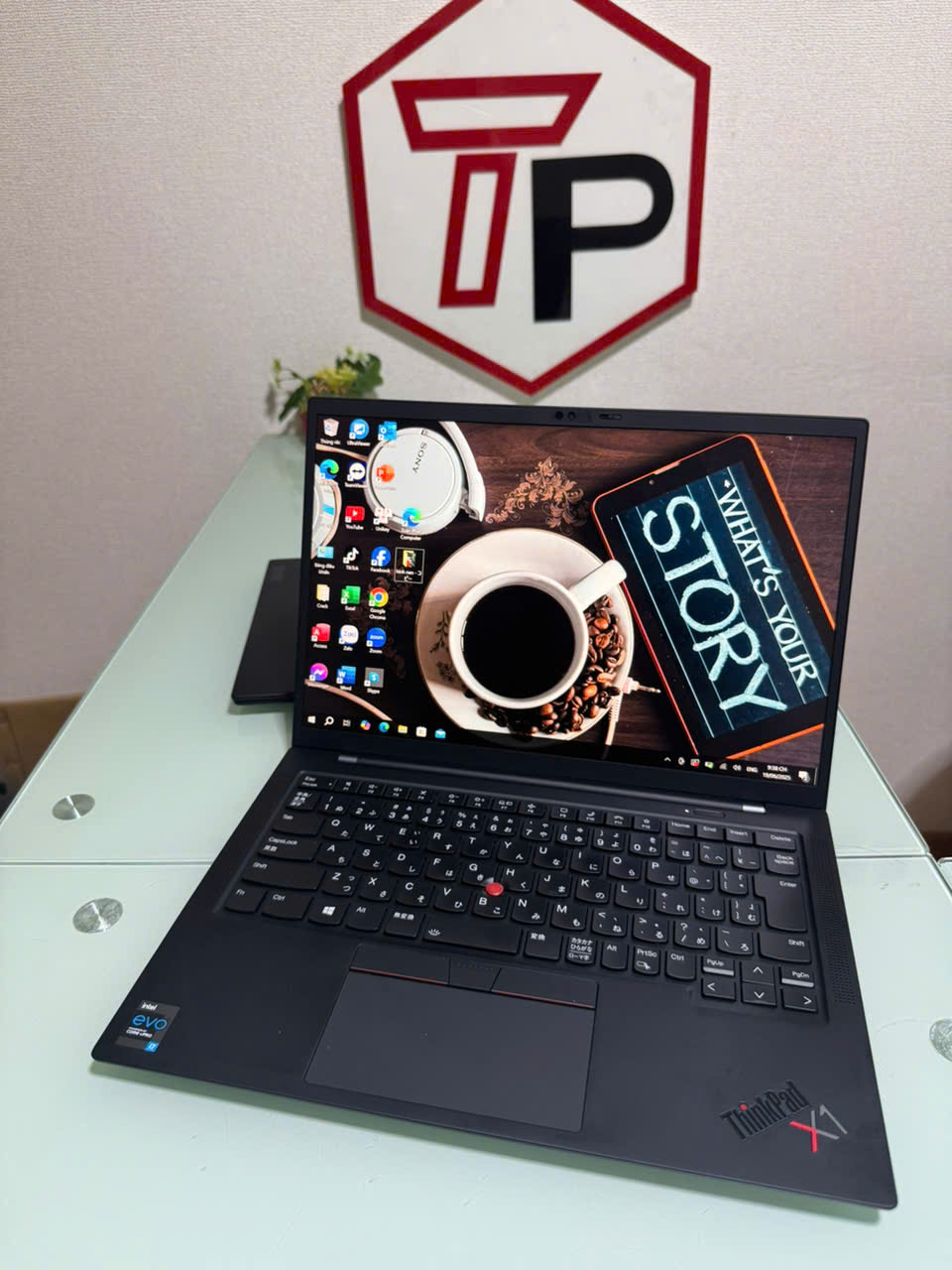Lenovo Thinkpad X1 Carbon Gen 9  / Core i7-1185G7 (up to 4.80Ghz | 4 nhân 8 luồng) / RAM 16GB / SSD 512GB / 14 inch FHD+ IPS cảm ứng (1920x1200)