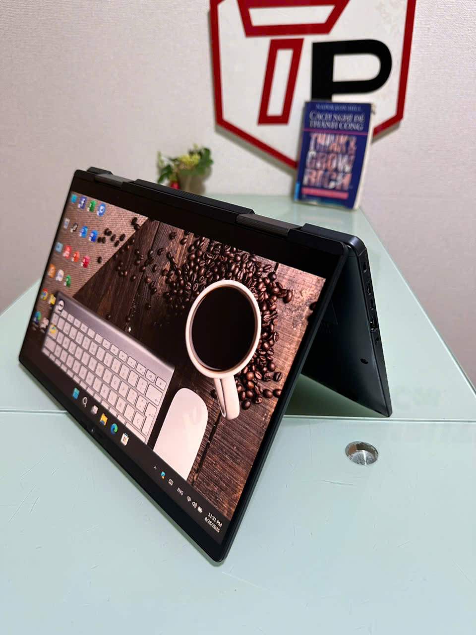 Toshiba Dynabook V83/HS 2in1 / i5-1135G7 (up to 4.2Ghz | 4 nhân 8 luồng) / RAM 16GB / SSD 256GB / 13.3 inch FHD IPS cảm ứng gập 360 độ (1920x1080)