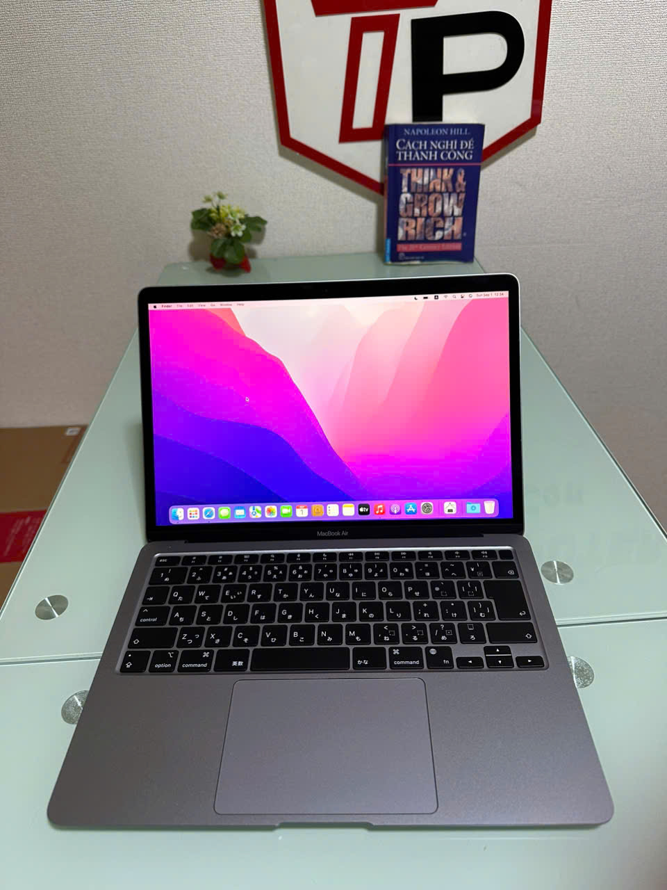 Macbook Air 2020 Grey / Apple M1 / RAM 8GB / SSD 256GB / 13.3 inch 2k (2560x1600)