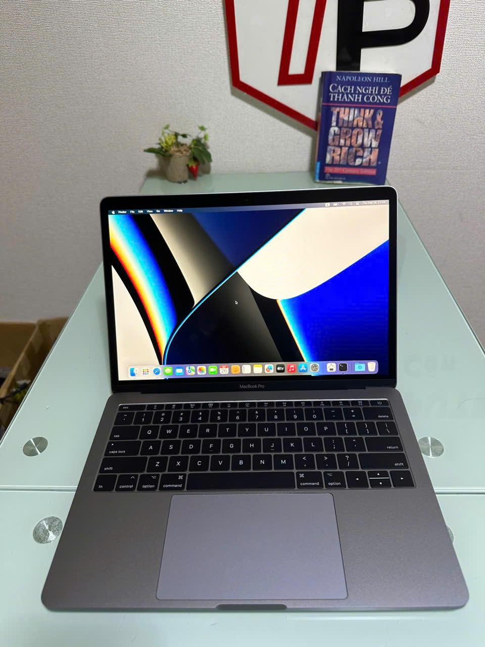 Macbook Pro 2017 Grey (Phím US) / Core i5 / RAM 8GB / SSD 512GB / 13.3 inch 2k (2560x1600)