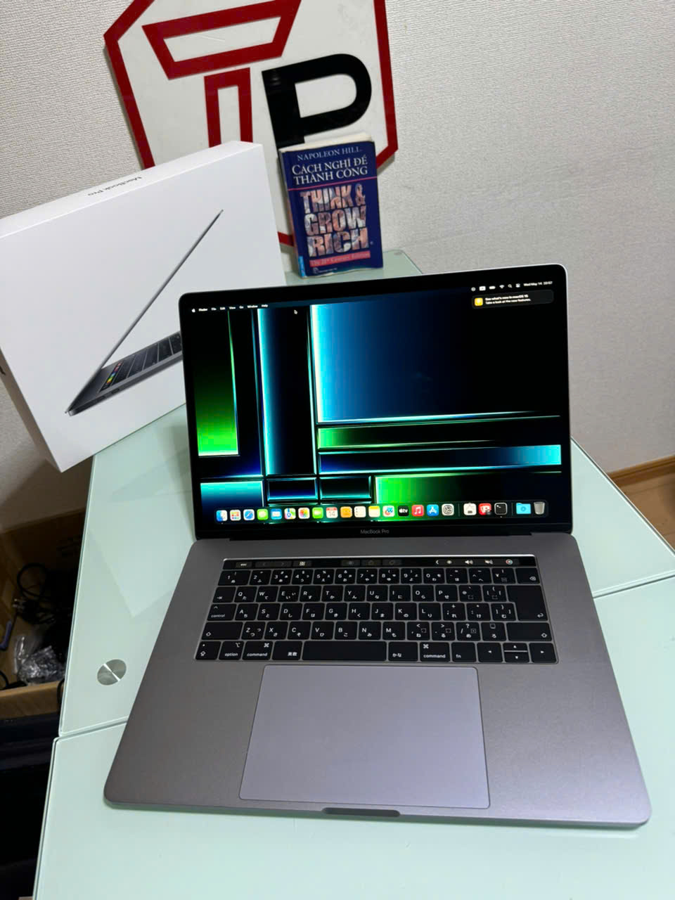 Macbook Pro 2019 Grey / Core i9 / RAM 16GB / SSD 512GB /AMD Radeon Pro 560X /15.4 inch 2k (2880x1800)