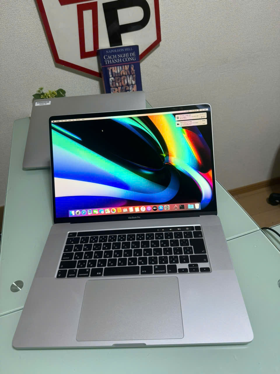 Macbook Pro 2019 Silver / Core i9 / RAM 32GB / SSD 1TB /AMD Radeon Pro 5500M /16 inch 3k (3072x1920)