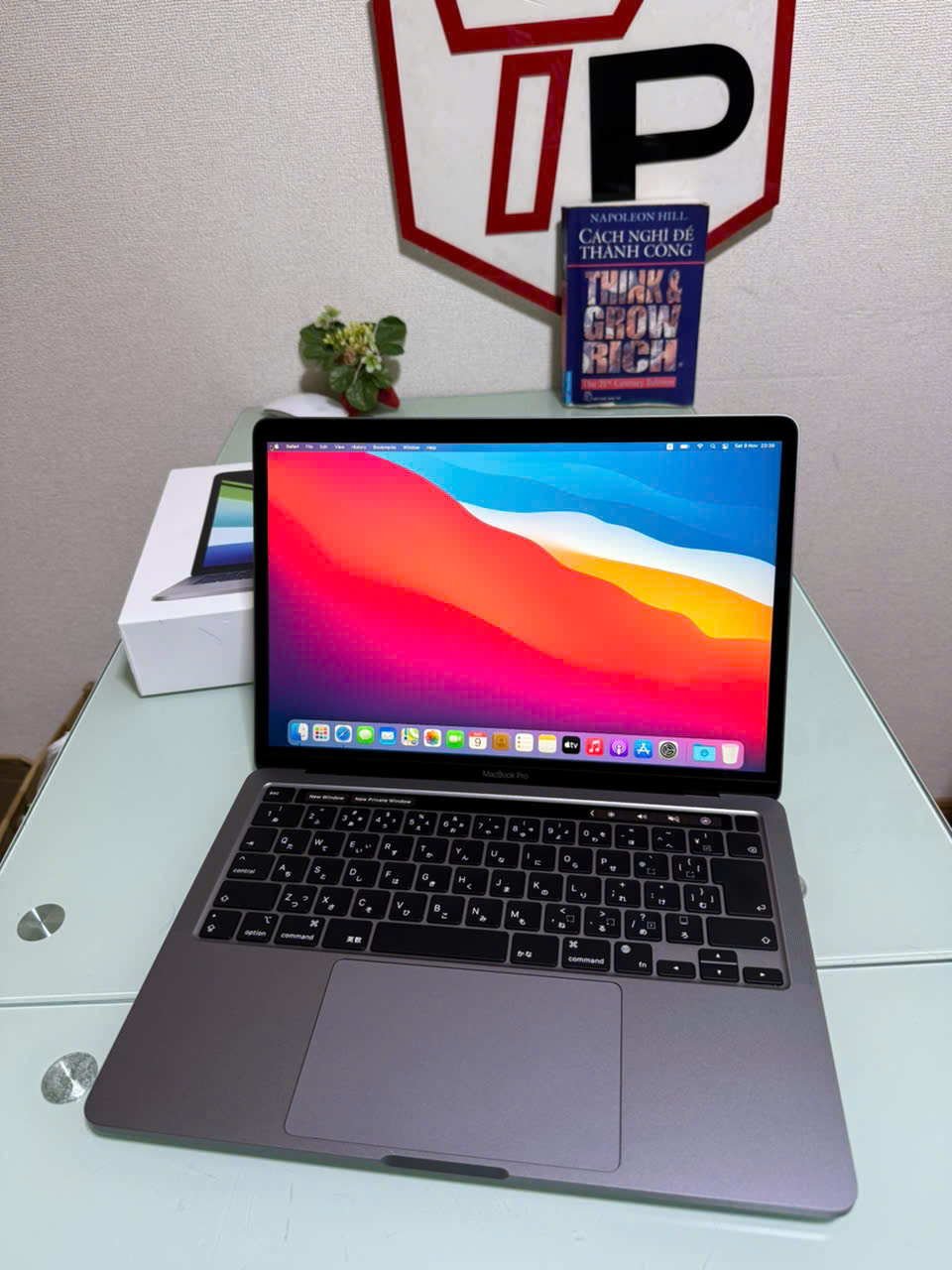 Macbook Pro 2020 Grey FullBox (pin 100%) / Apple M1 / RAM 8GB / SSD 256GB / 13.3 inch 2k (2560x1600)