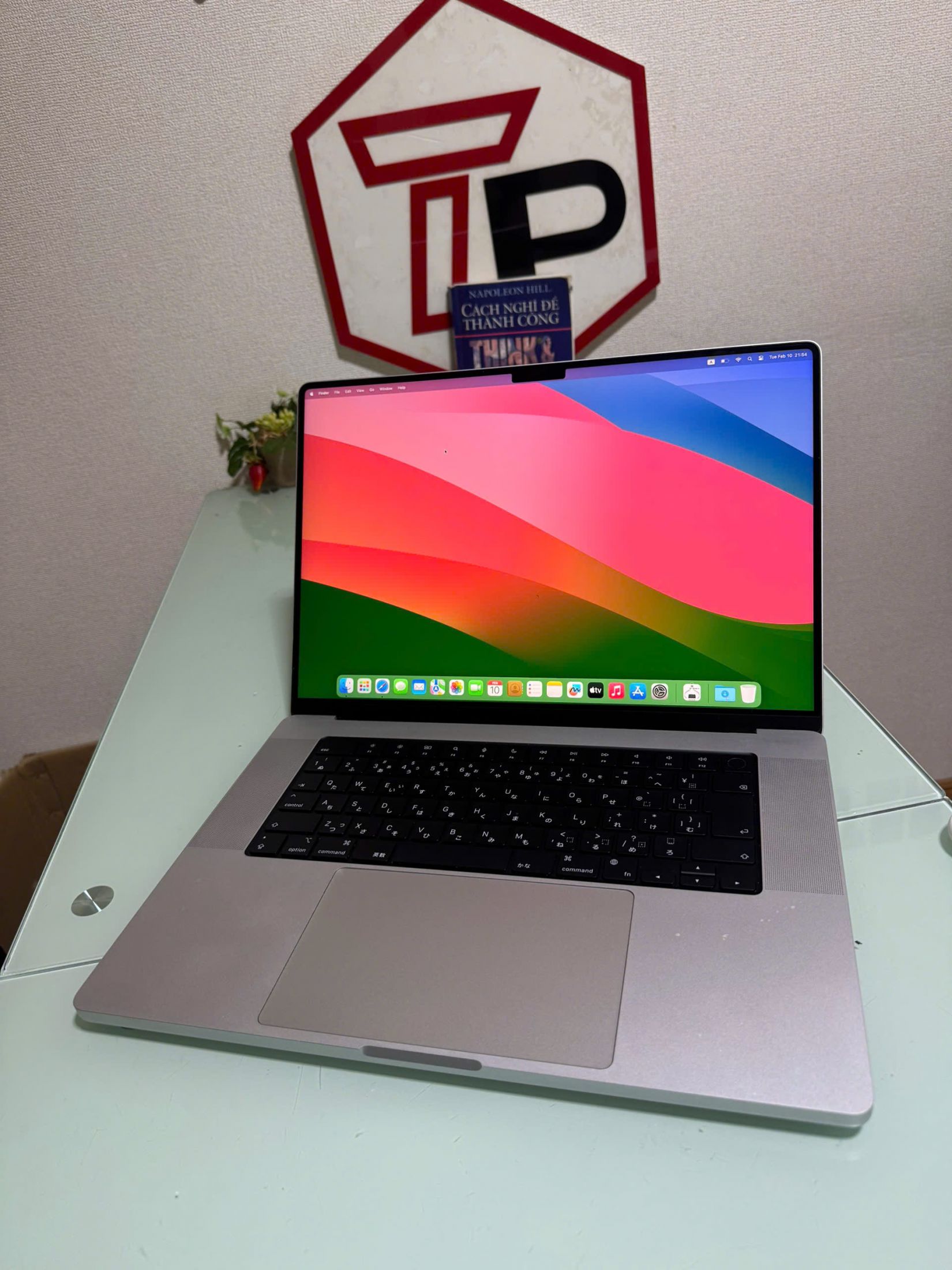 Macbook Pro 2021 Silver / Apple M1 Pro / RAM 16GB / SSD 512GB / 16.2 inch 3k (3456x2234)