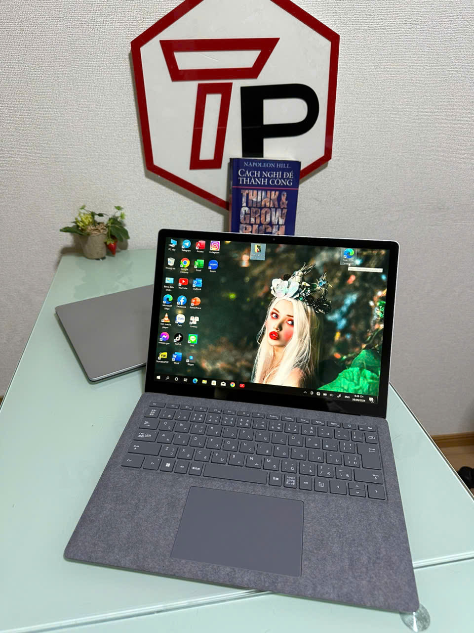 Surface Laptop 3 / Core i7-1065G7 (up to 3.90Ghz | 4 nhân 8 luồng)/ RAM 16GB / SSD 256GB /13.5 inch 2k IPS (2256x1504) cảm ứng