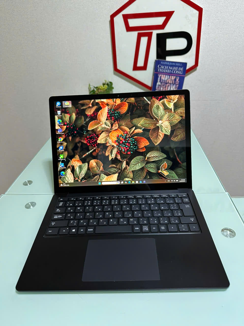 Surface Laptop 4 / i7-1185G7 (up to 4.8Ghz | 4 nhân 8 luồng) / RAM 16GB / SSD 256GB / 13.5 inch 2k IPS cảm ứng (2256x1504)