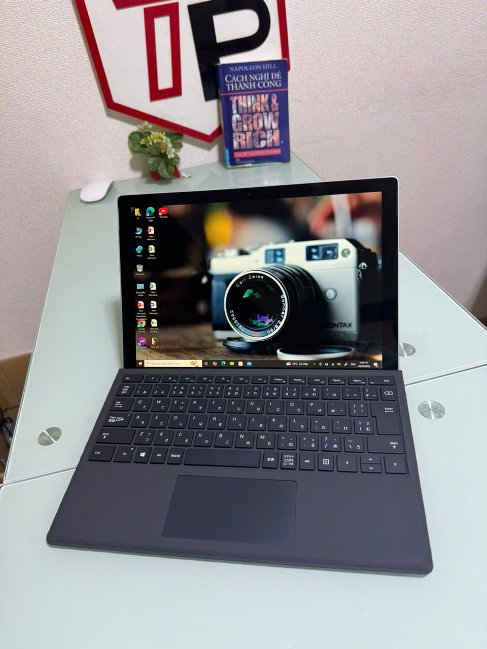 Surface Pro 6 / Core i5-8350U (up to 3.60Ghz | 4 nhân 8 luồng) / RAM 8GB / SSD 256GB / 12.3 inch 2k+ IPS cảm ứng (2736x1824)