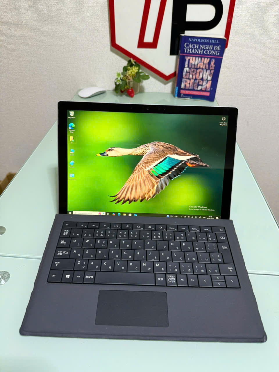 Surface Pro 7 / Core i5-1035G4 (up to 3.70Ghz | 4 nhân 8 luồng) / RAM 8GB / SSD 128GB / 12.3 inch 2k+ IPS cảm ứng (2736x1824)