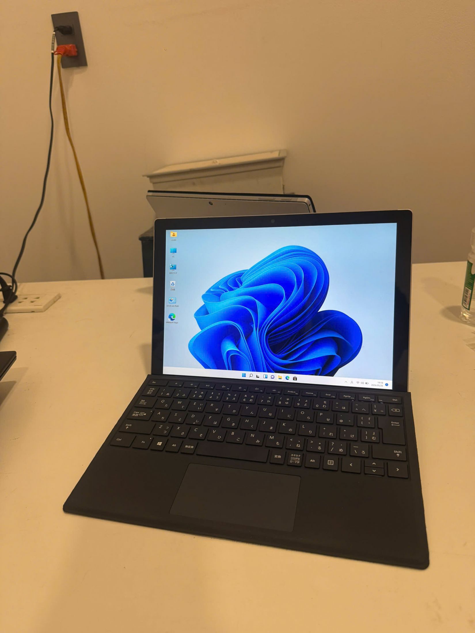 Surface Pro 7+ / i5-1135G7 (up to 4.2Ghz | 4 nhân 8 luồng) / RAM 8GB / SSD 256GB / 12.3 inch 2k+ IPS cảm ứng (2736x1824)