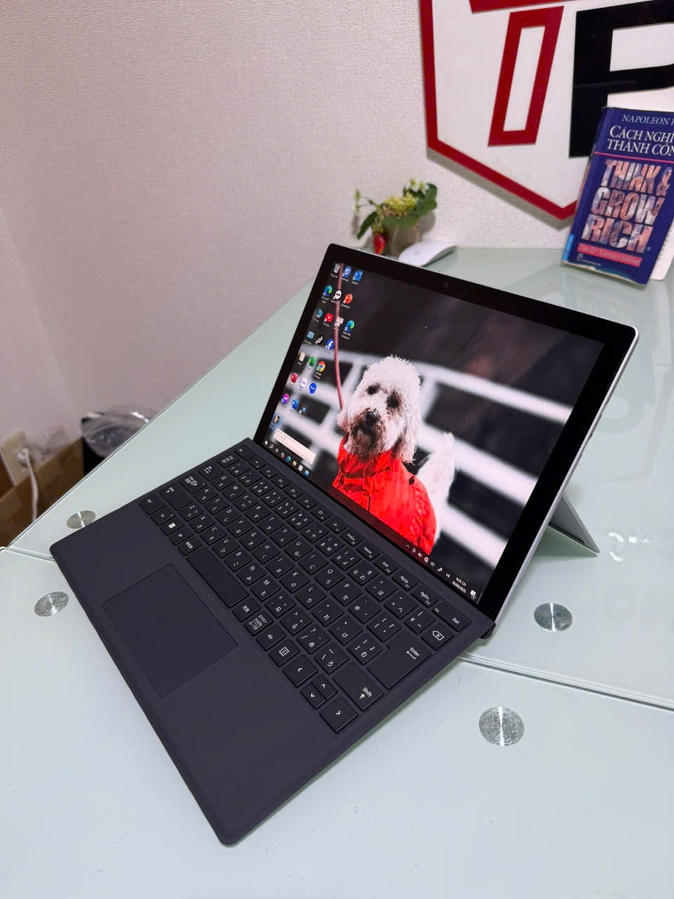 Surface Pro 7+ / Core i5-1135G7 (up to 4.2Ghz | 4 nhân 8 luồng) / RAM 8GB / SSD 256GB / 12.3 inch 2k+ IPS cảm ứng (2736x1824)