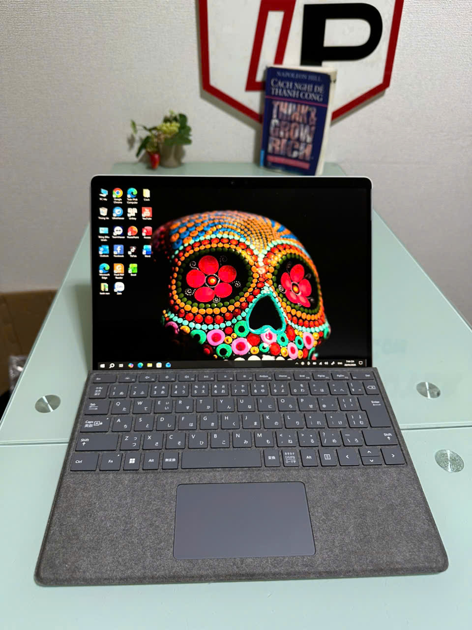 Surface Pro 8 (kèm phím) / i5-1145G7 (up to 4.40Ghz | 4 nhân 8 luồng) / RAM 8GB / SSD 256GB / 13 inch 2k+ IPS cảm ứng (2880 x 1920)